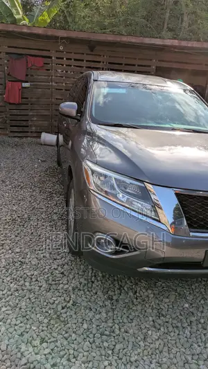 Nissan Pathfinder 2015 Gray