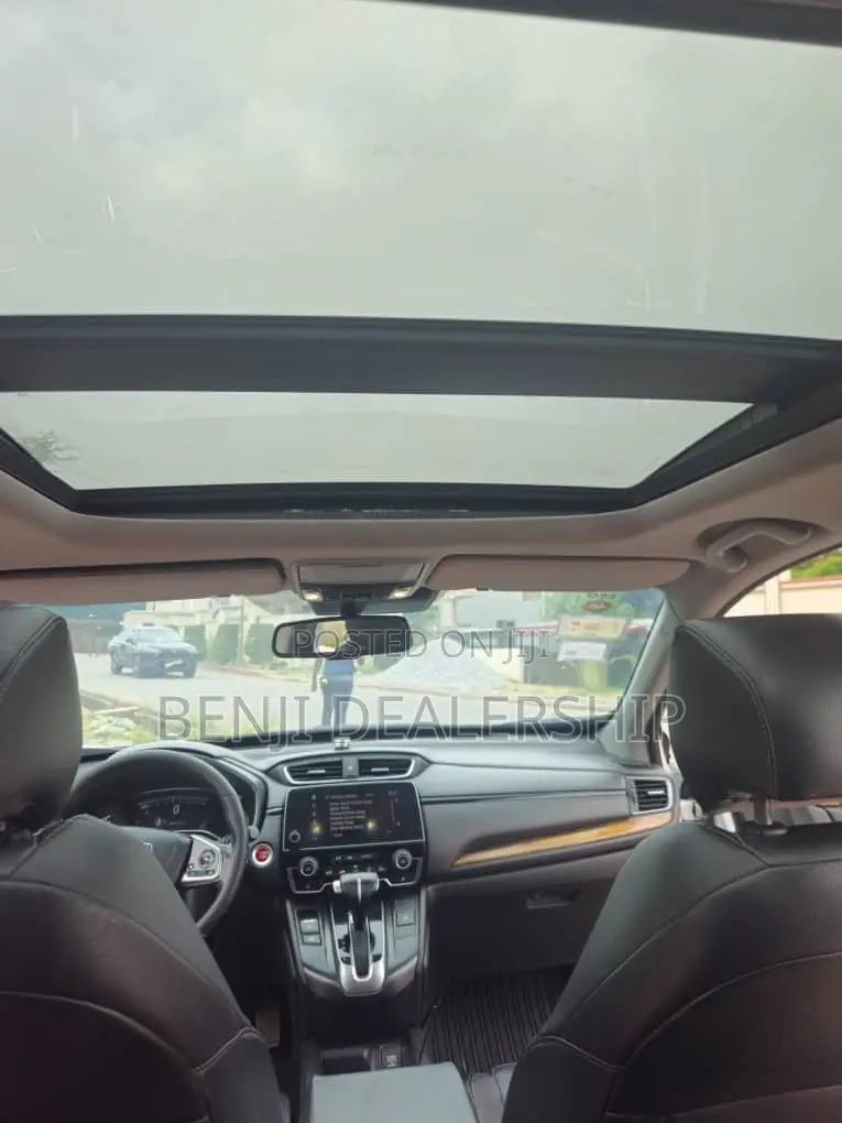 Honda CR-V Touring FWD 2019 White