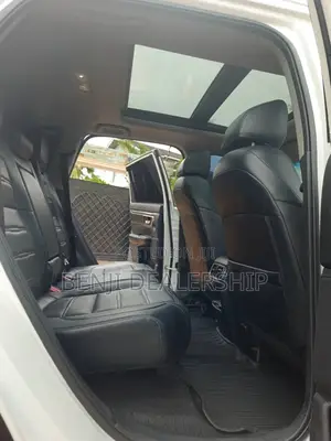 Honda CR-V Touring FWD 2019 White