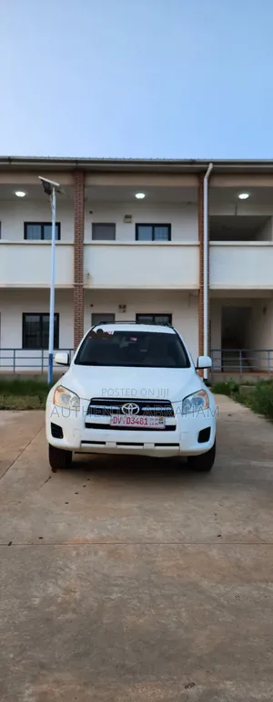Toyota RAV4 2012 White