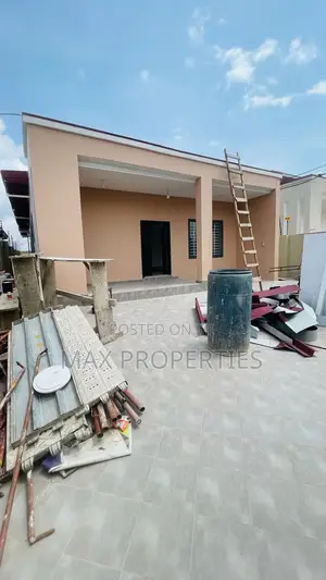 3bdrm House in Pokuase for sale