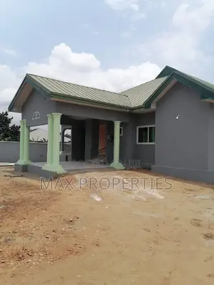 4bdrm House in Pokuase for sale
