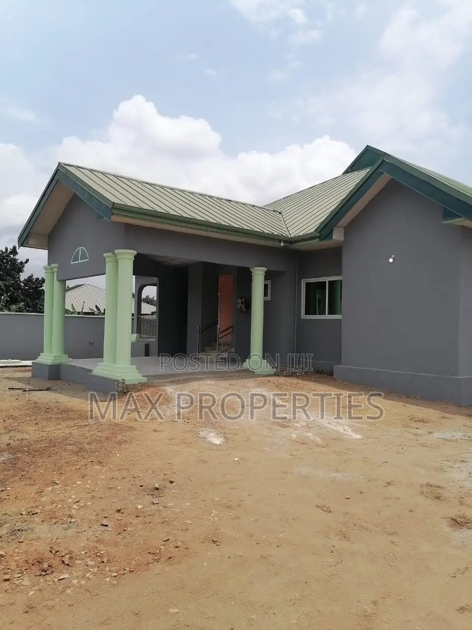 4bdrm House in Pokuase for sale
