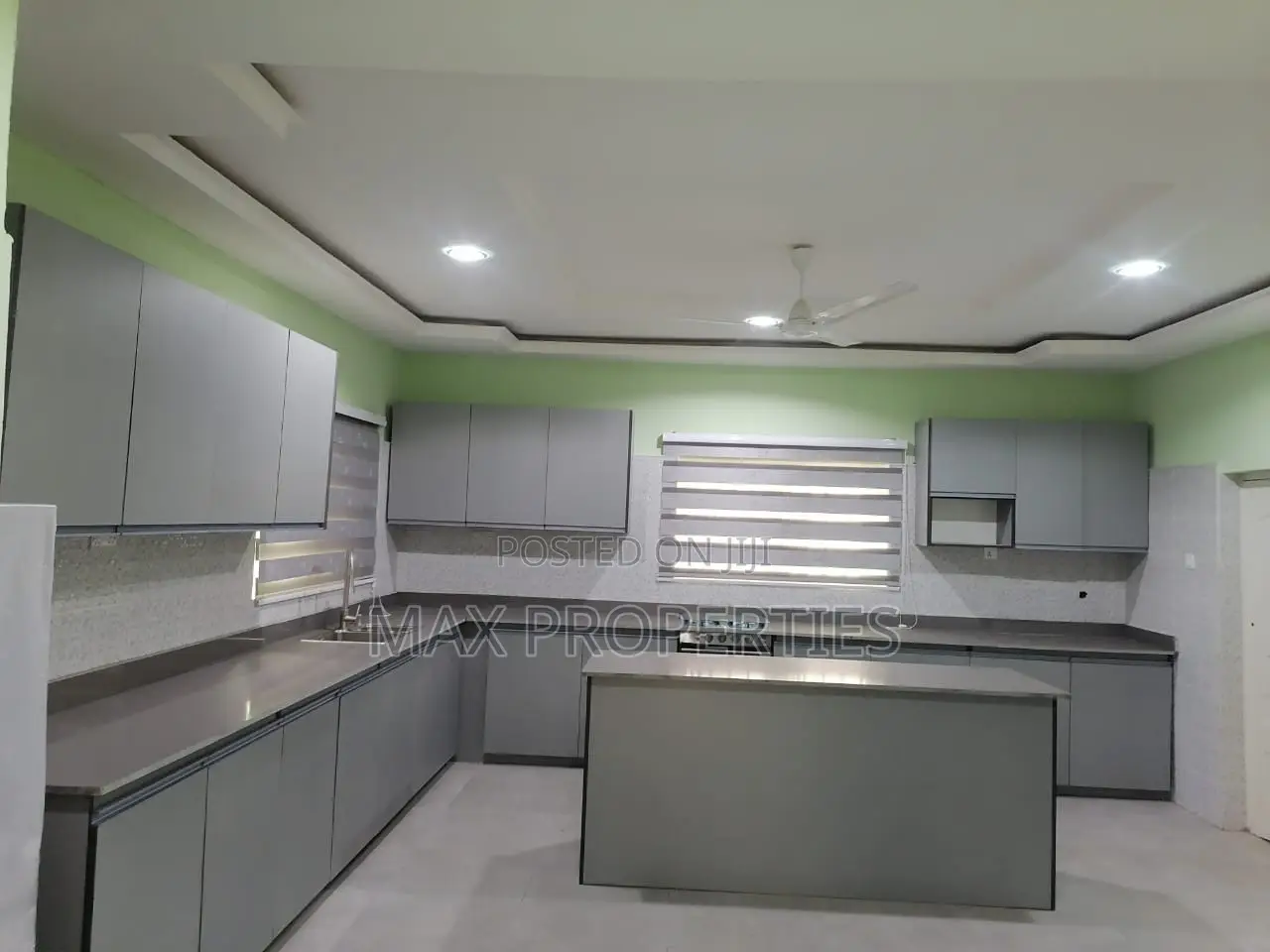 4bdrm House in Pokuase for sale
