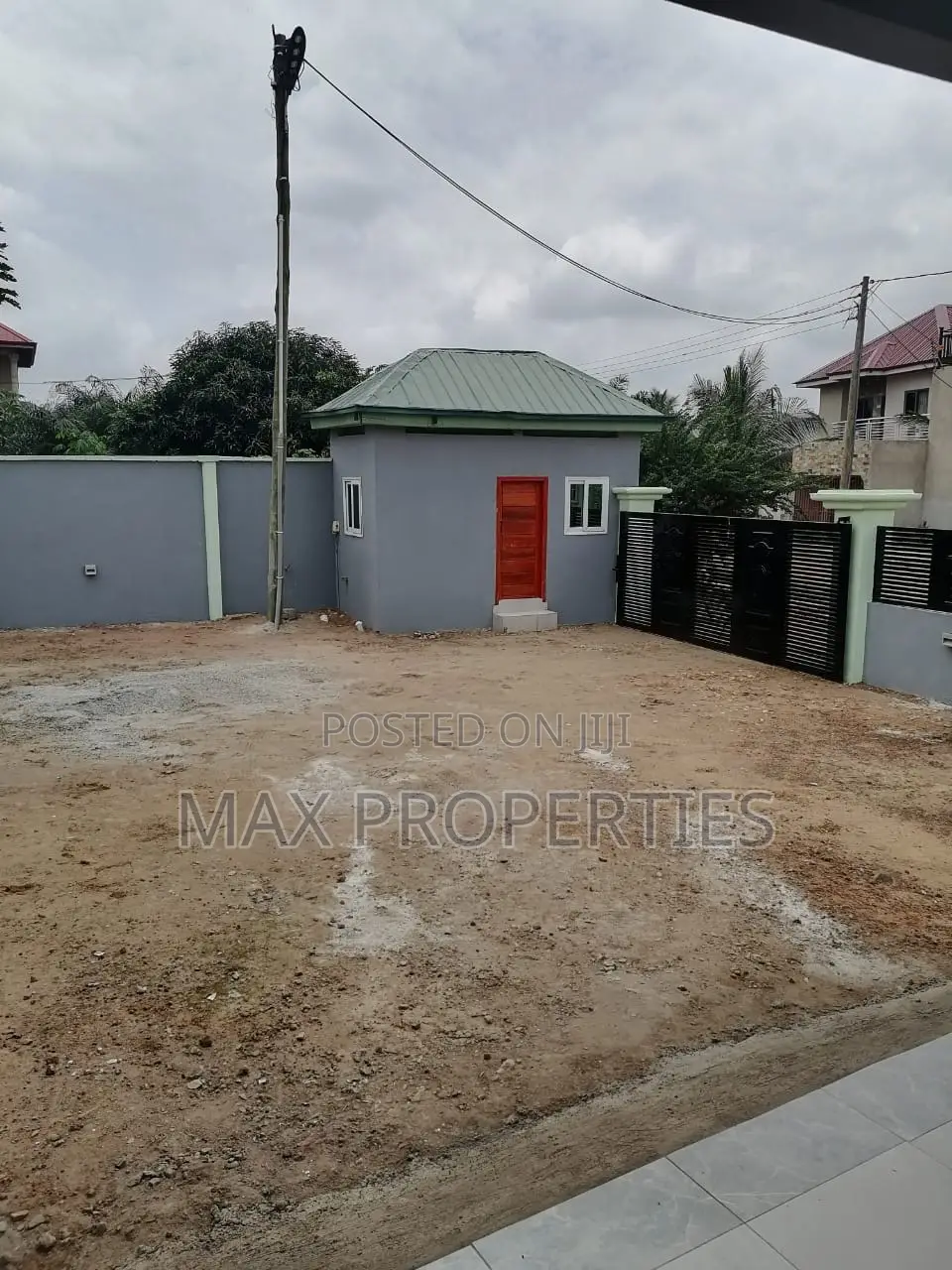 4bdrm House in Pokuase for sale