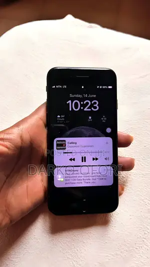 Apple iPhone SE (2020) 64 GB Black