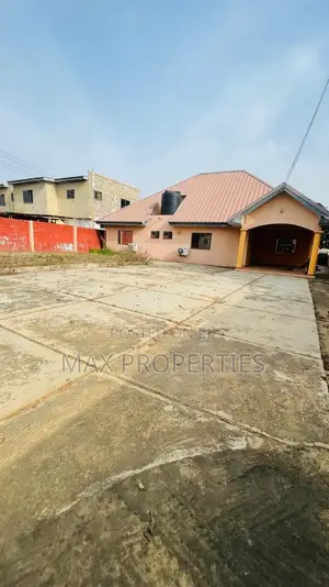 4bdrm House in Amasaman for sale