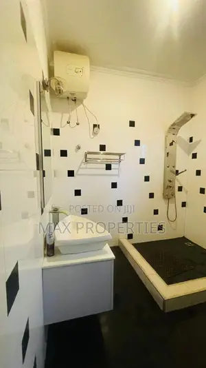 4bdrm House in Amasaman for sale