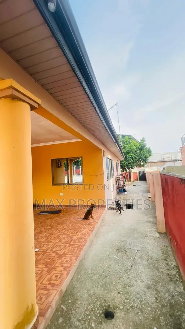 4bdrm House in Amasaman for sale