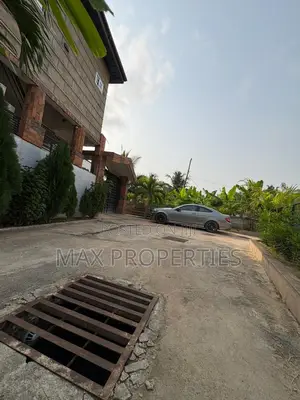 5bdrm House in Amasaman for sale