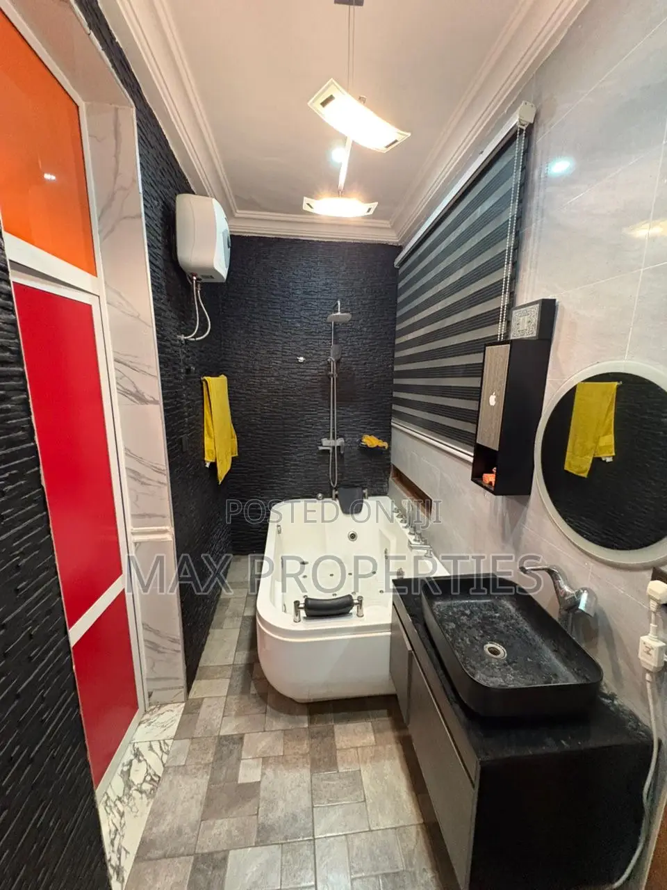5bdrm House in Amasaman for sale