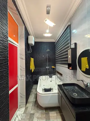 5bdrm House in Amasaman for sale