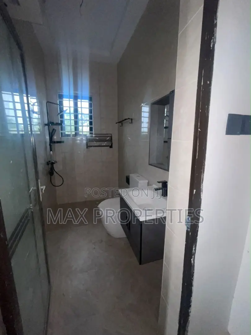 4bdrm House in Amasaman for sale