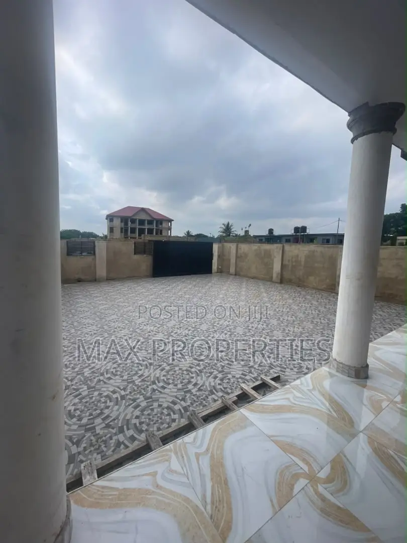 4bdrm House in Amasaman for sale