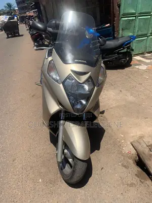 Honda 2012 Gold