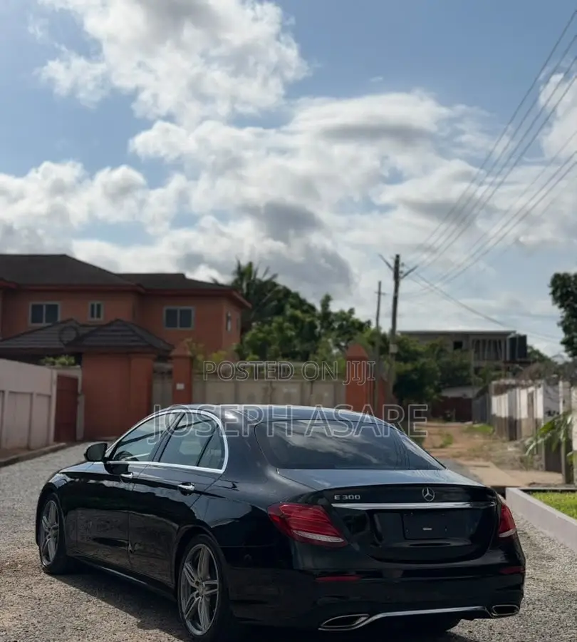 Mercedes-Benz E300 2017 Black