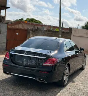 Mercedes-Benz E300 2017 Black
