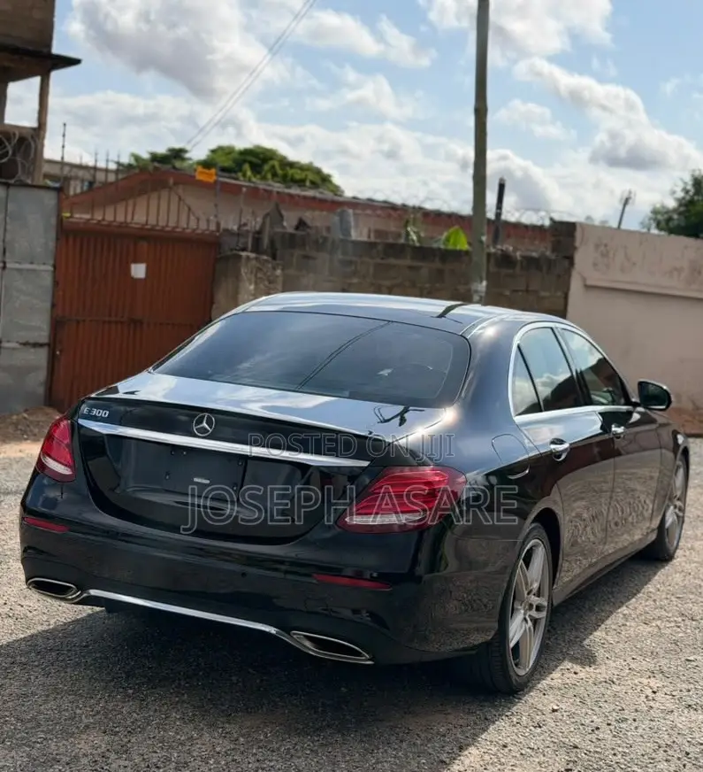 Mercedes-Benz E300 2017 Black