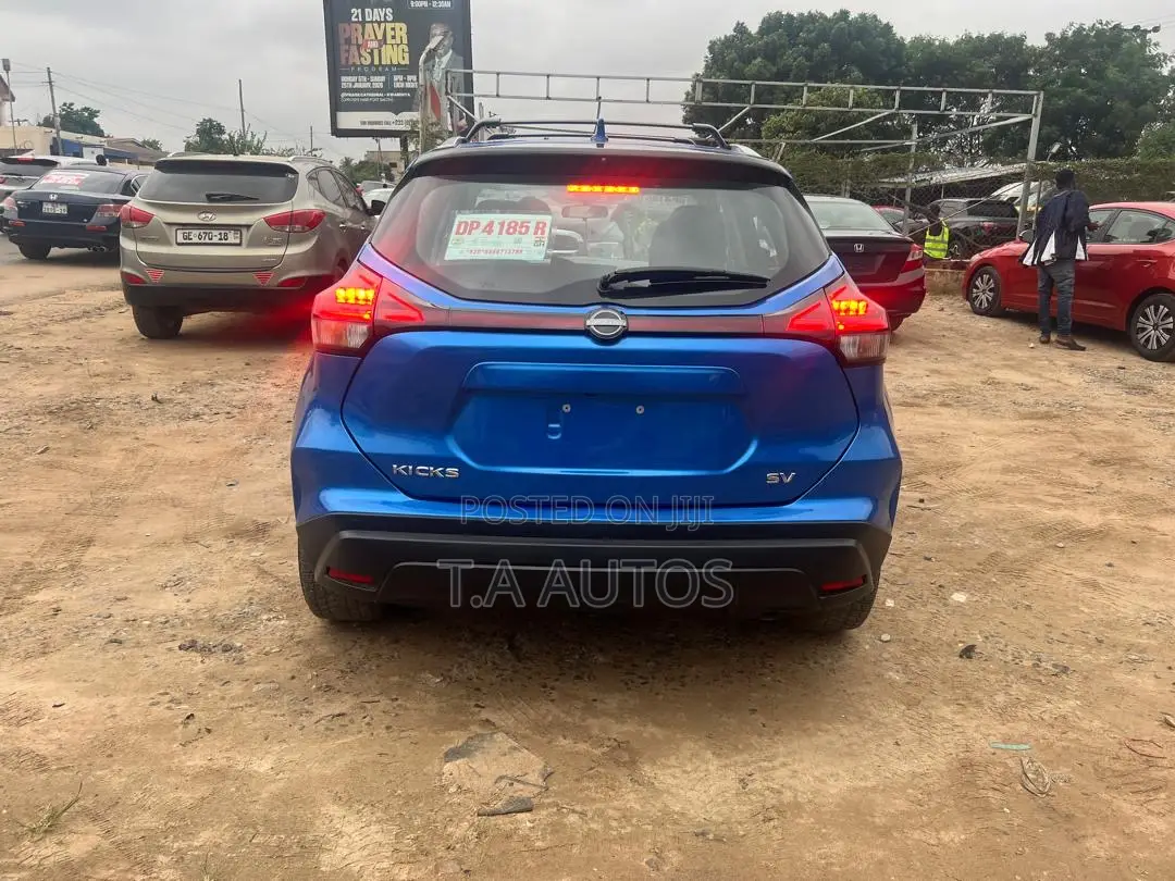 Nissan Kicks SV 2023 Blue