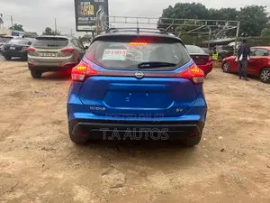 Nissan Kicks SV 2023 Blue
