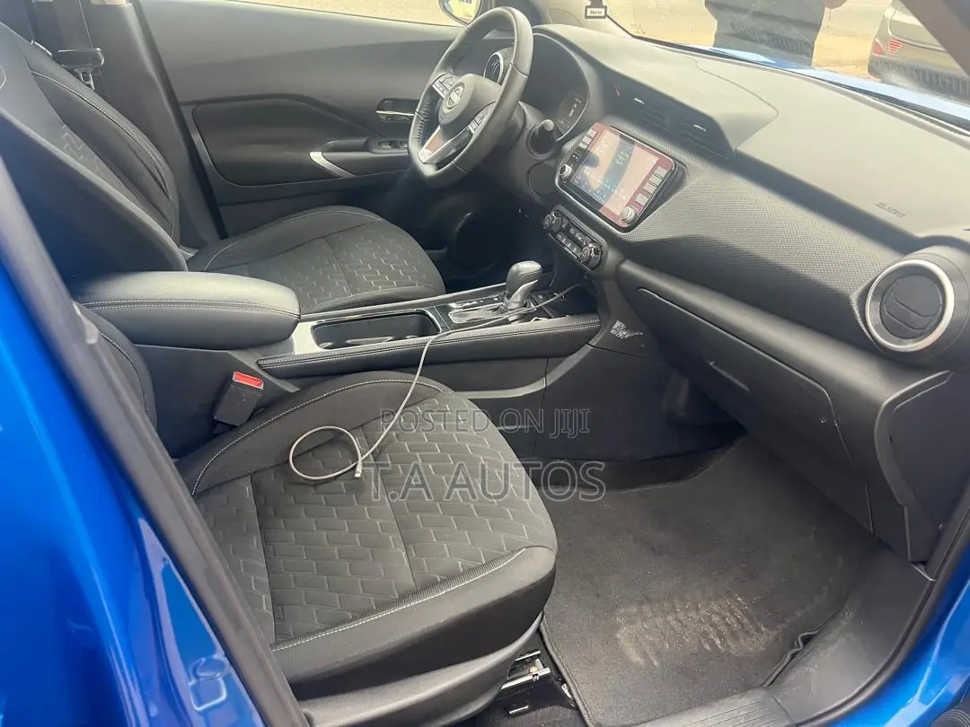 Nissan Kicks SV 2023 Blue
