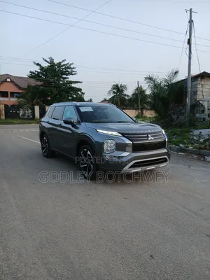 Mitsubishi Outlander SEL Launch Edition 2022 Gray