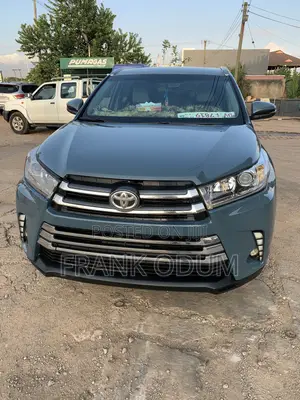 Toyota Highlander LE 4x2 V6 (3.5L 6cyl 8A) 2017 Gray