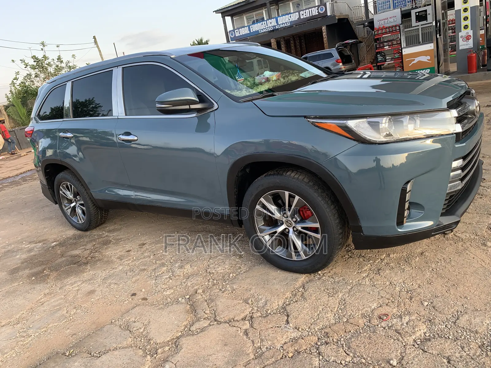 Toyota Highlander LE 4x2 V6 (3.5L 6cyl 8A) 2017 Gray