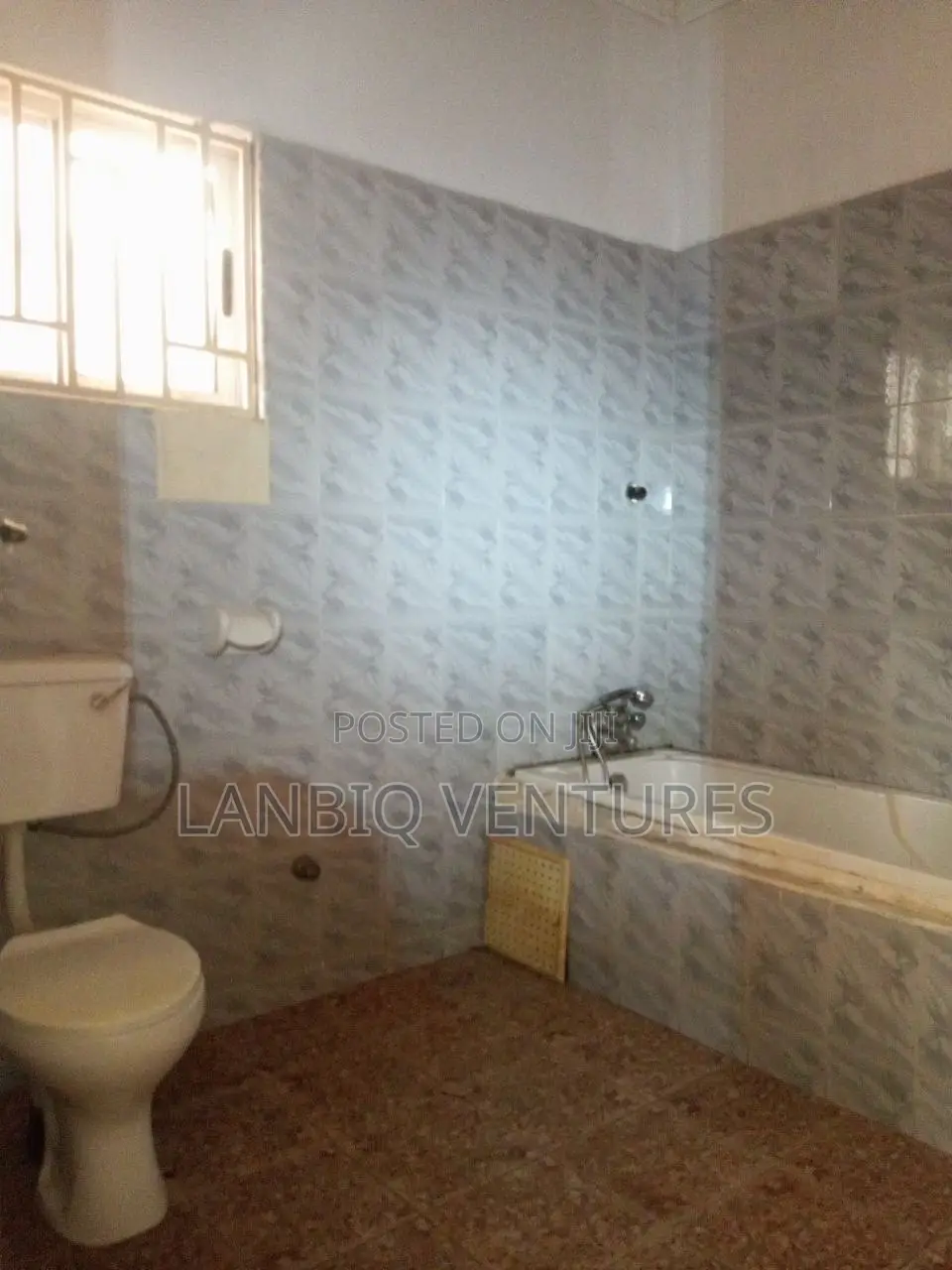 3bdrm House in East Legon for rent