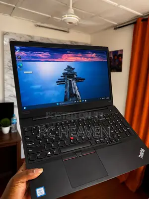 Laptop Lenovo ThinkPad E580 16GB Intel Core i5 HDD+SSD 512GB