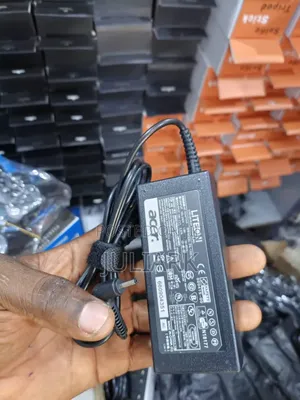 Acer Small Pin Charger 2.37a