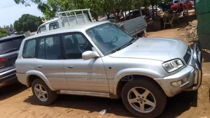 Toyota RAV4 Base 4x4 1999 Silver