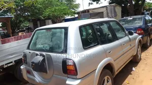 Toyota RAV4 Base 4x4 1999 Silver
