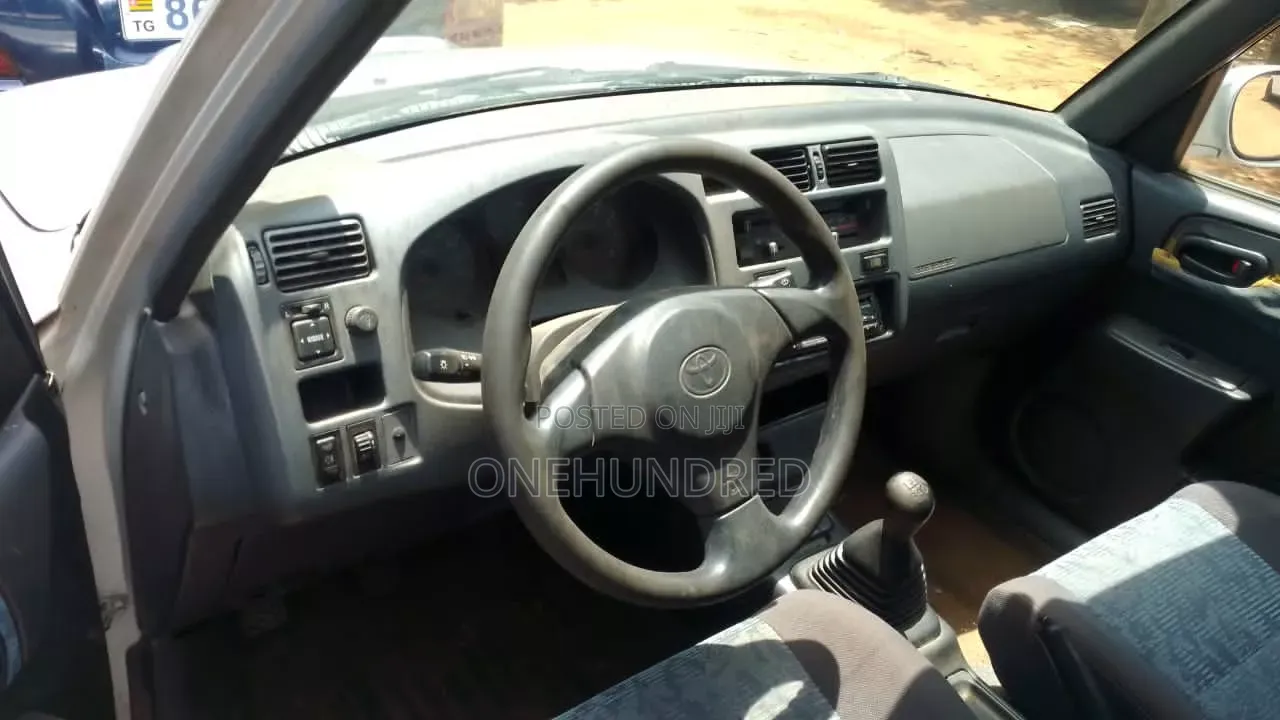 Toyota RAV4 Base 4x4 1999 Silver