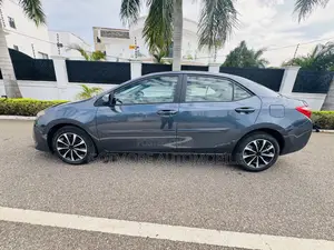 Toyota Corolla LE 4dr Sedan (1.8L 4cyl CVT) 2017