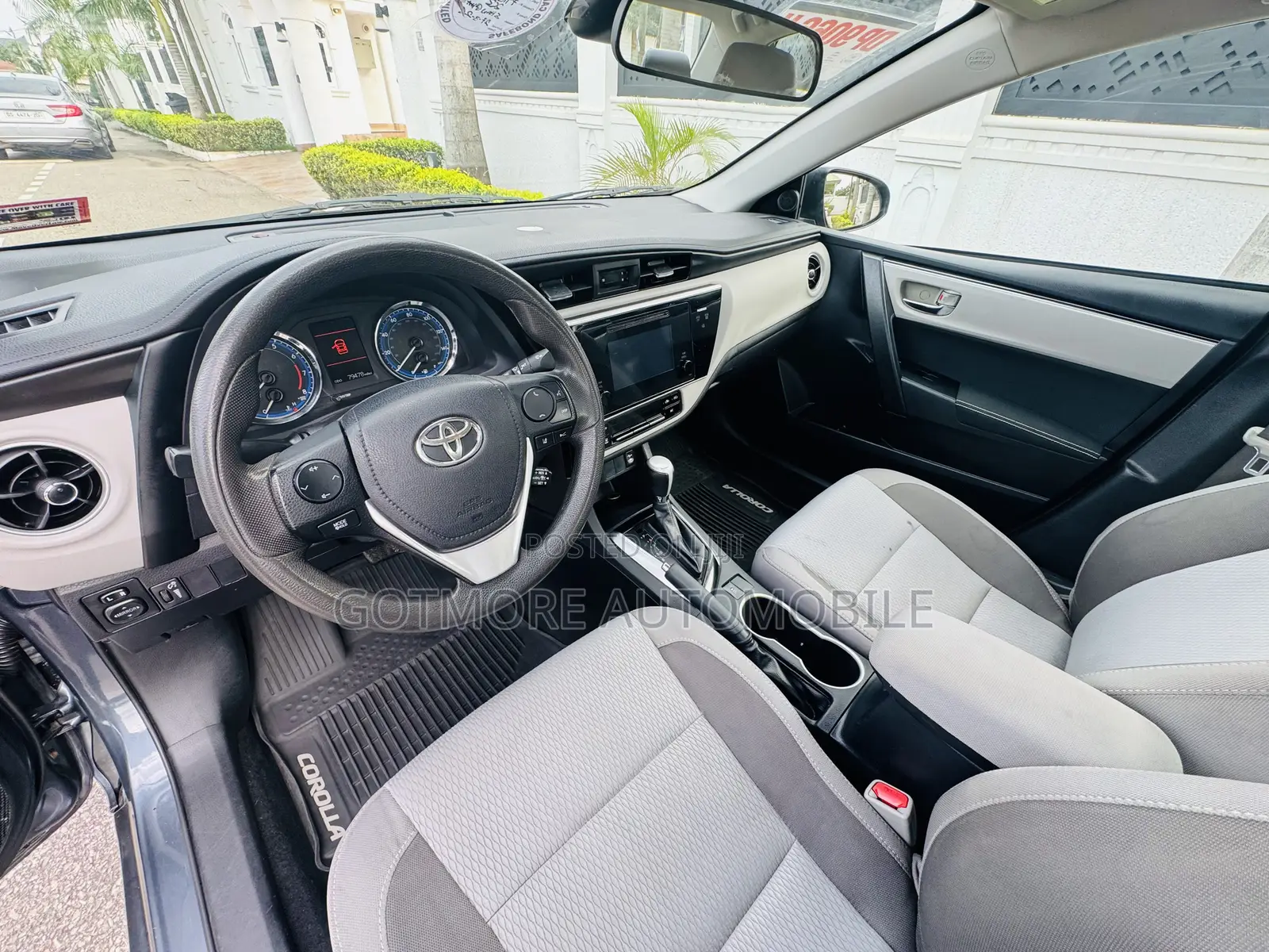 Toyota Corolla LE 4dr Sedan (1.8L 4cyl CVT) 2017 Gray