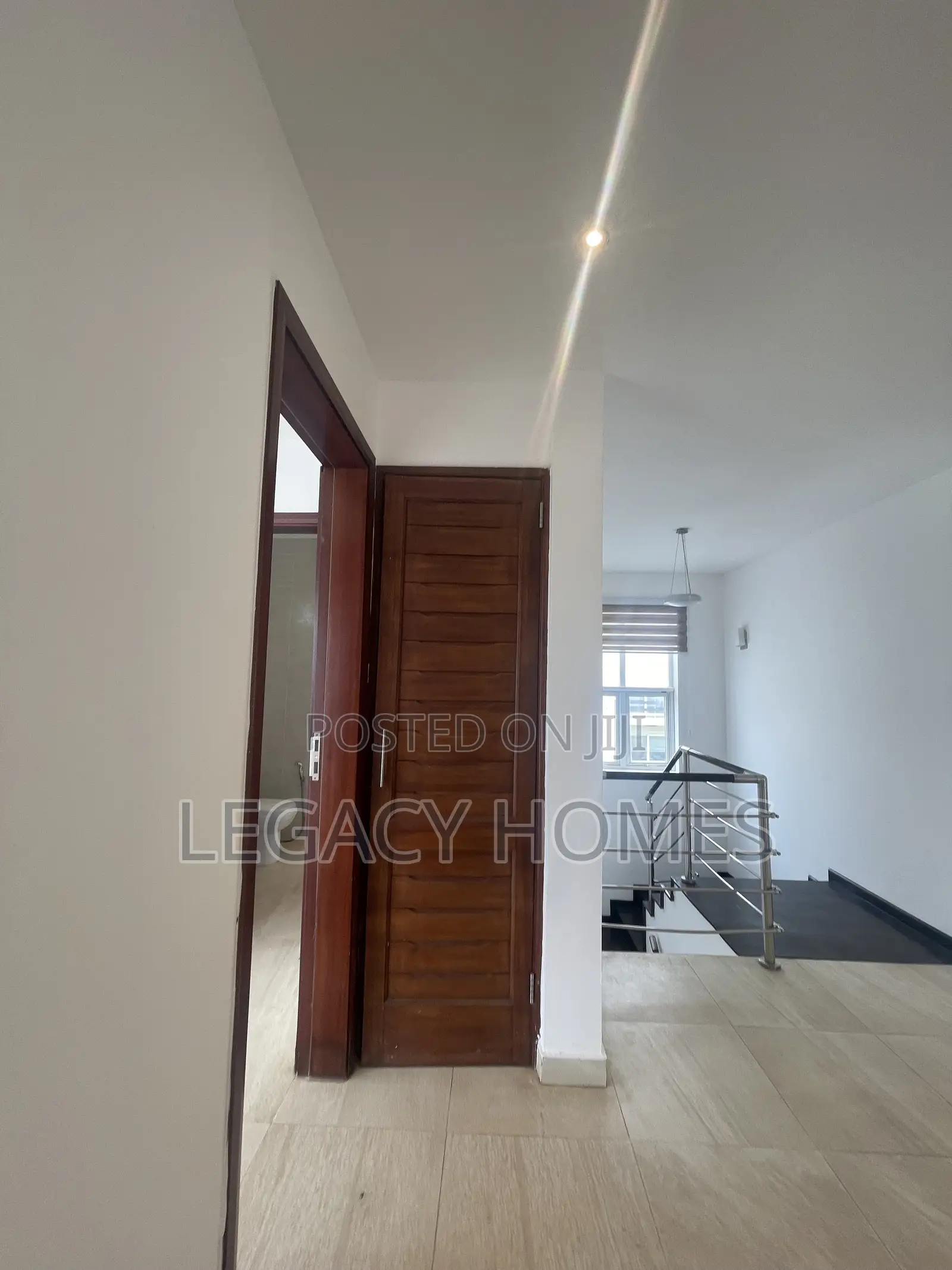 4bdrm Townhouse / Terrace in Teshi, First Junction for rent