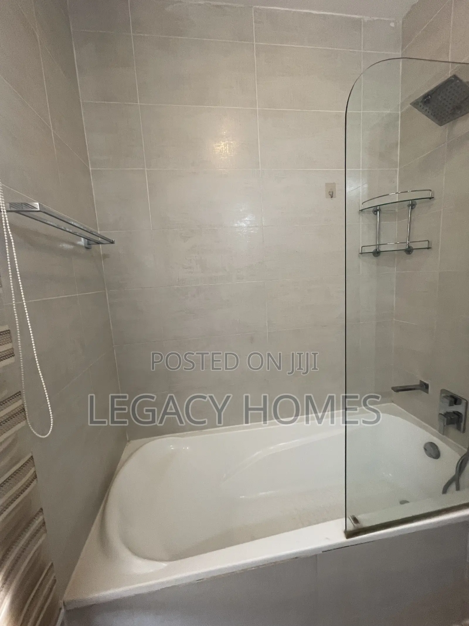 4bdrm Townhouse / Terrace in Teshi, First Junction for rent