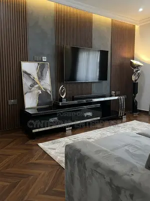 Executive Tv Stand – High-Gloss