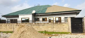 6bdrm House in Dansoman Apartments, Keep Fit for sale