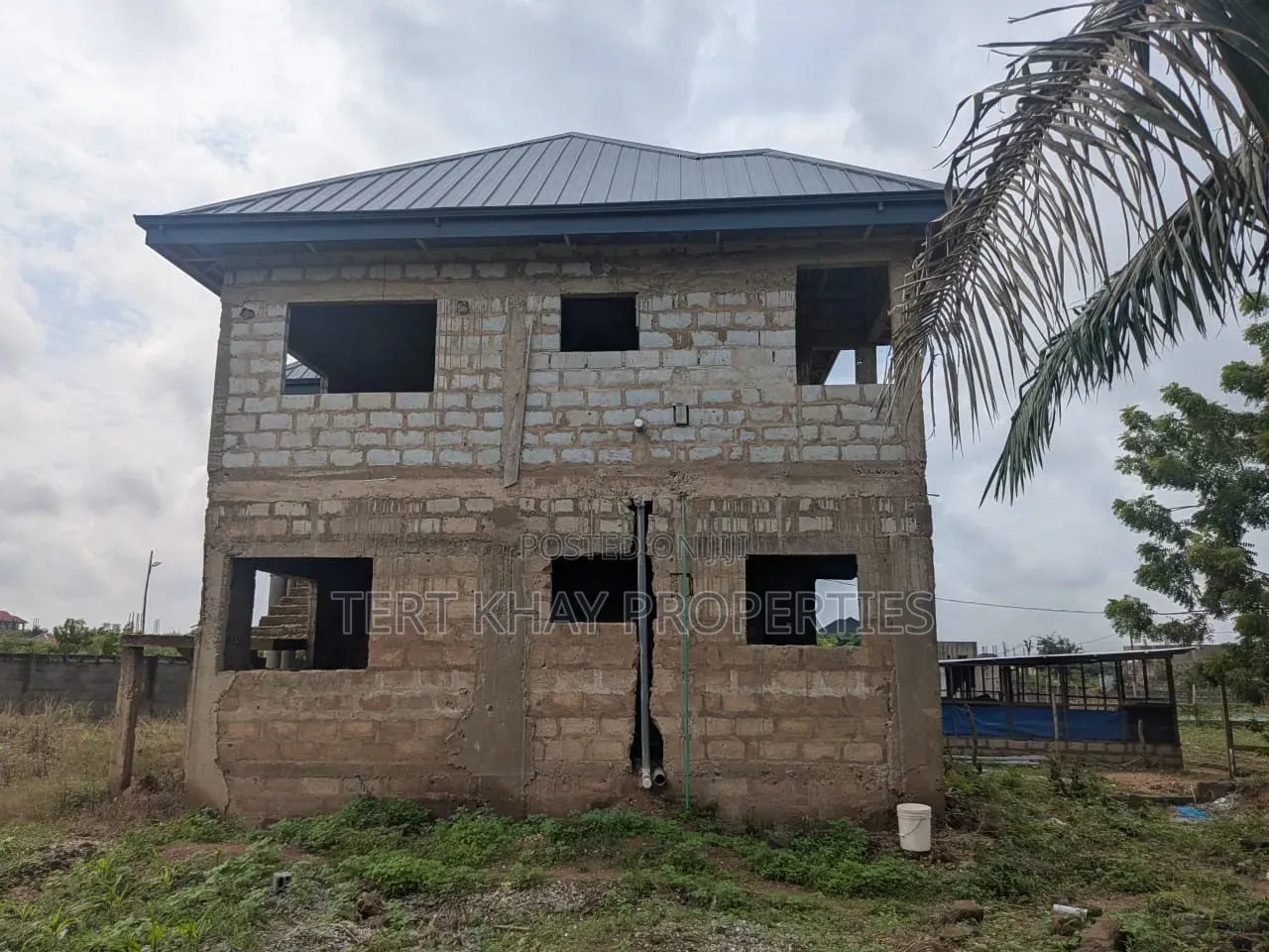 4bdrm House in Ashalaja, Amasaman for sale