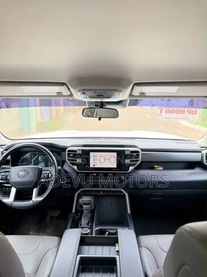 Toyota Tundra 2022 White
