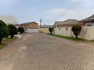 3bdrm House in C25 Estate, Tema Metropolitan for rent