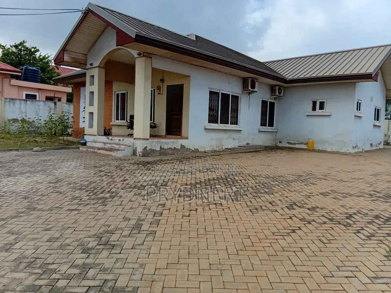 3bdrm House in C25 Estate, Tema Metropolitan for rent