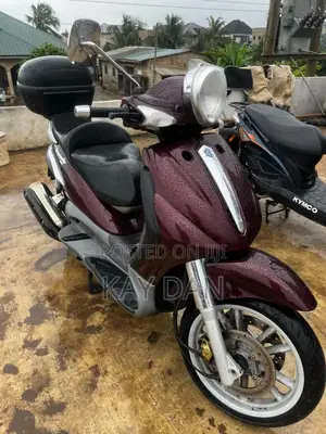 Piaggio Scooter 2012 Red