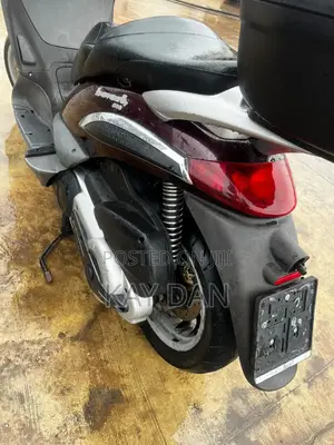 Piaggio Scooter 2012 Red