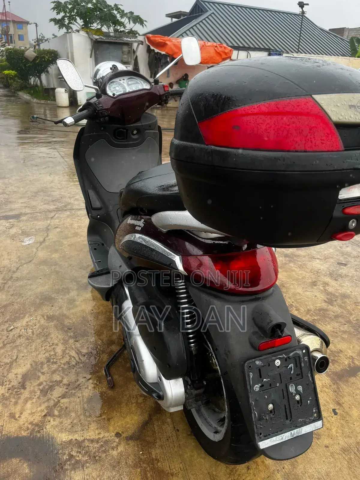 Piaggio Scooter 2012 Red
