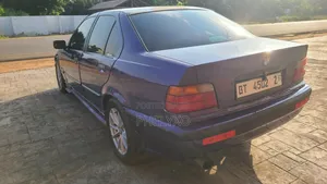 BMW 318i 1993 Blue
