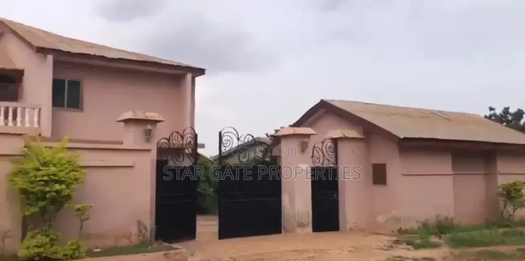 9bdrm House in Ahenama Kokoben (, Kumasi Metropolitan for sale