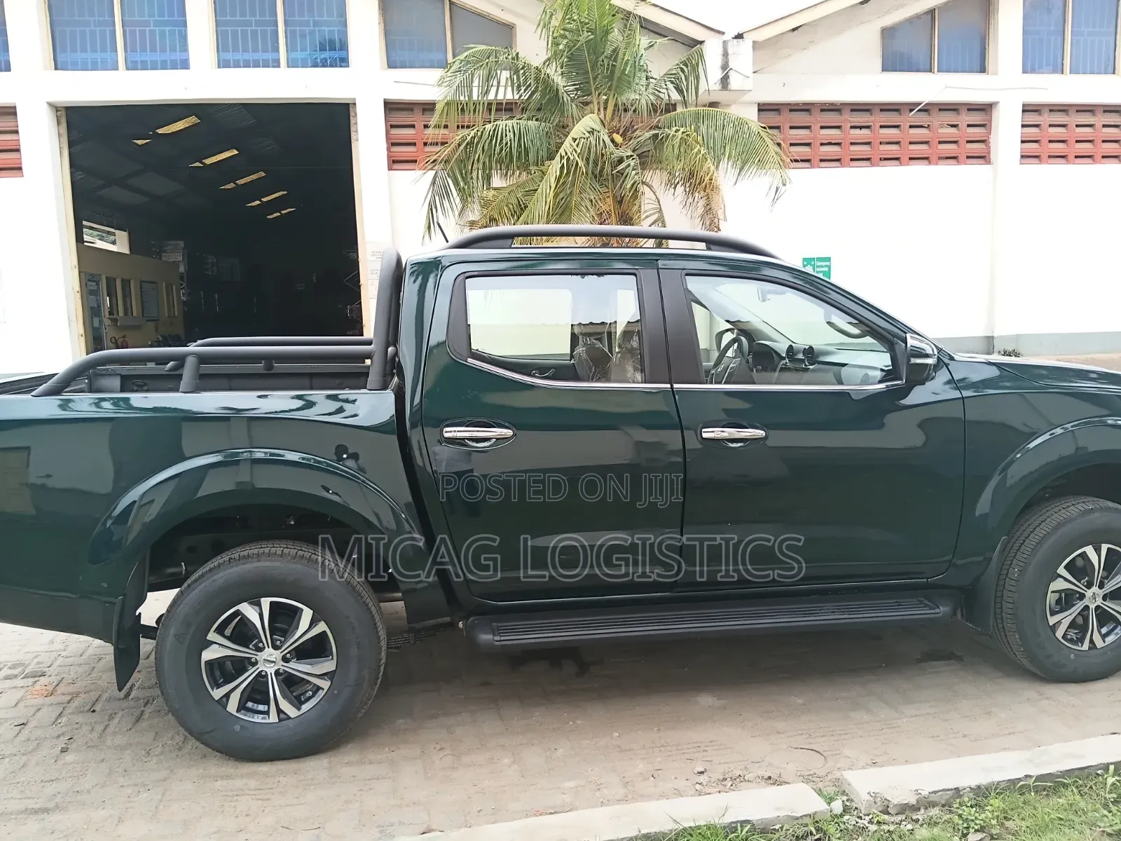 New Nissan Pick-Up 2025 Green